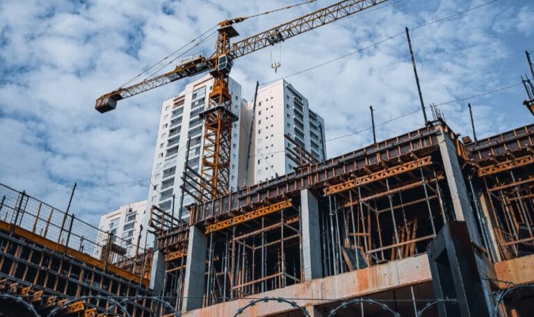 الاستشارات والدراسات الأولية